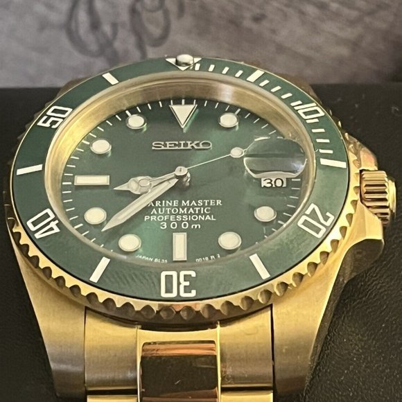 custom build seiko NH35 automatic movement - yellow gold hulk mod - Picture 2 of 5